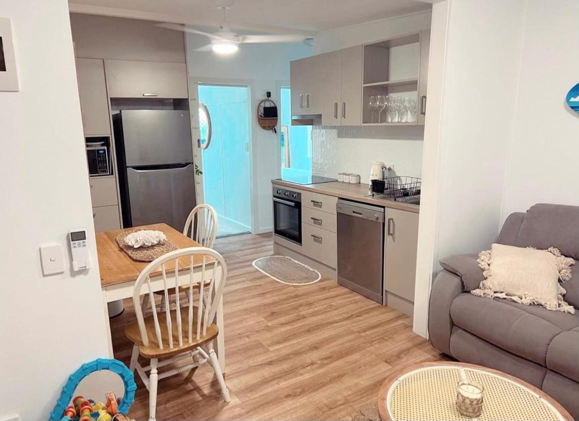 The Luv Shack At The Beach Yeppoon Extérieur photo